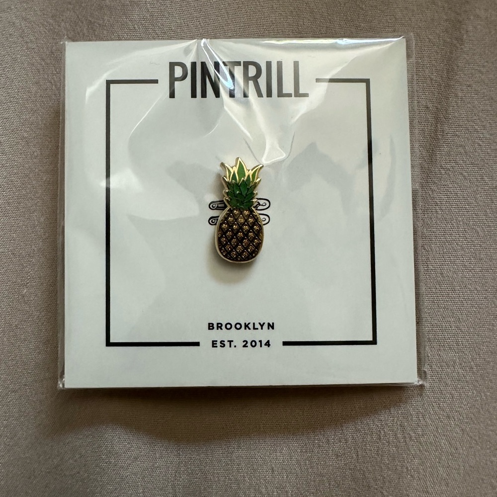 Pineapple Enamel Pin - Gold and Green